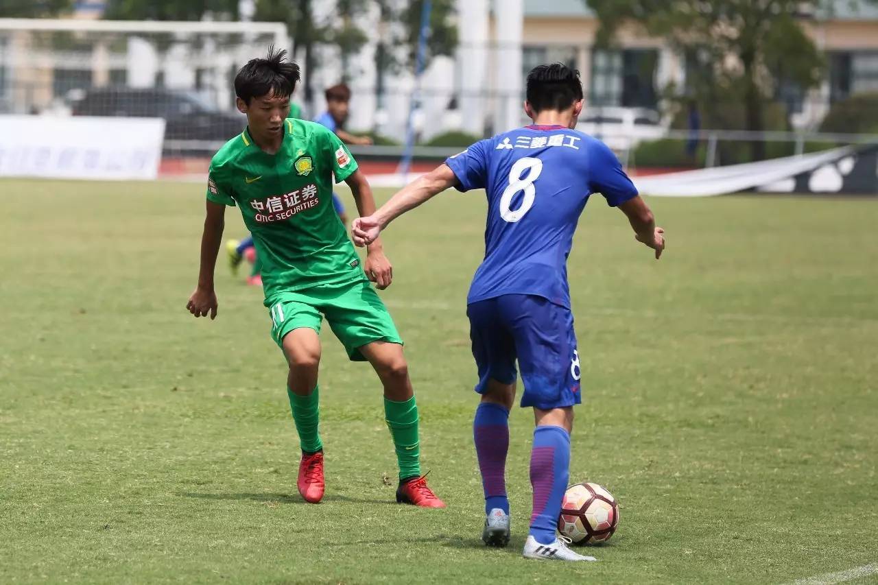 韩国队鏖战英格兰队，奥恰洛夫点燃赛场