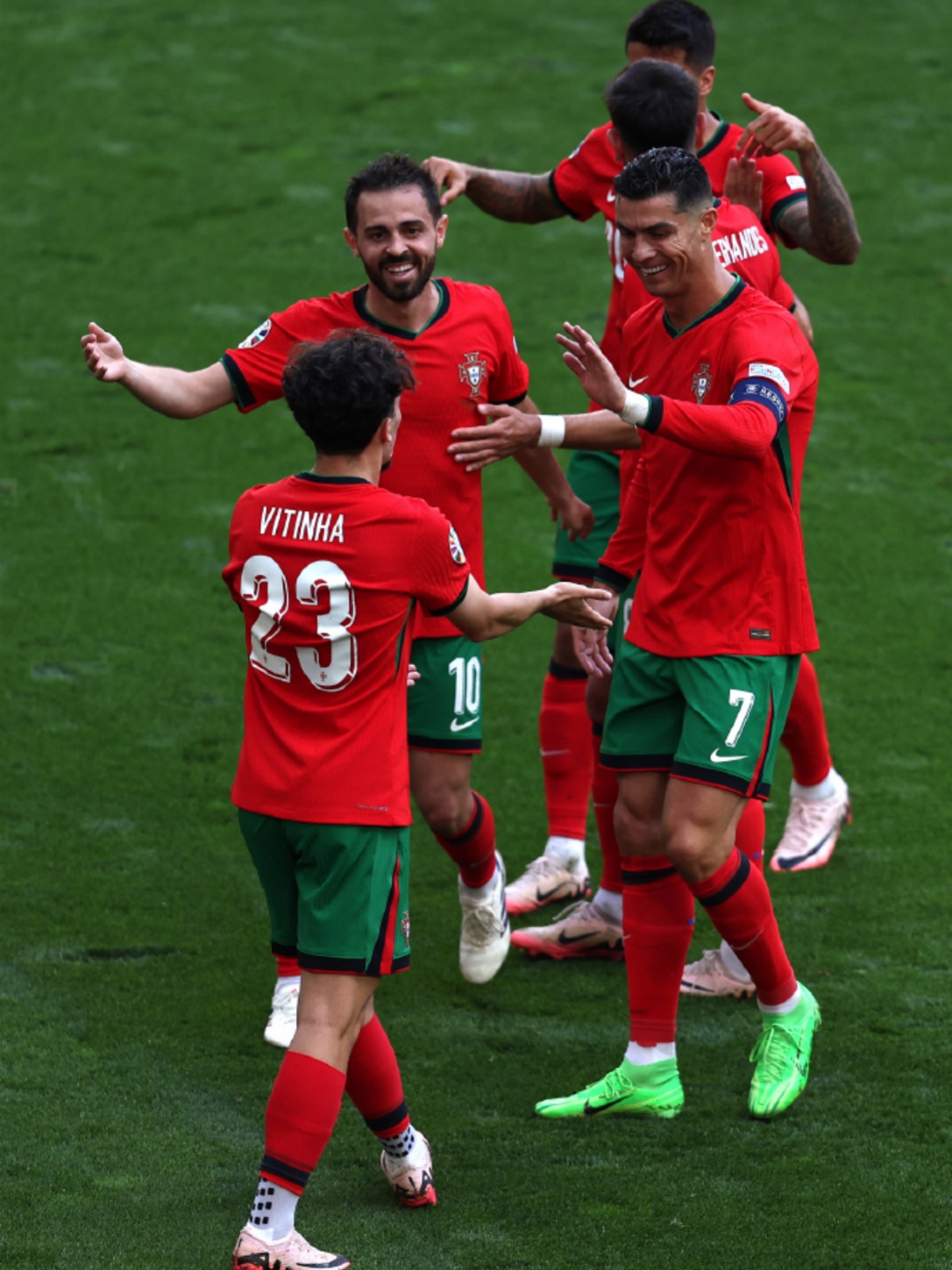 葡萄牙队碾压英格兰队，梁靖崑关键制胜