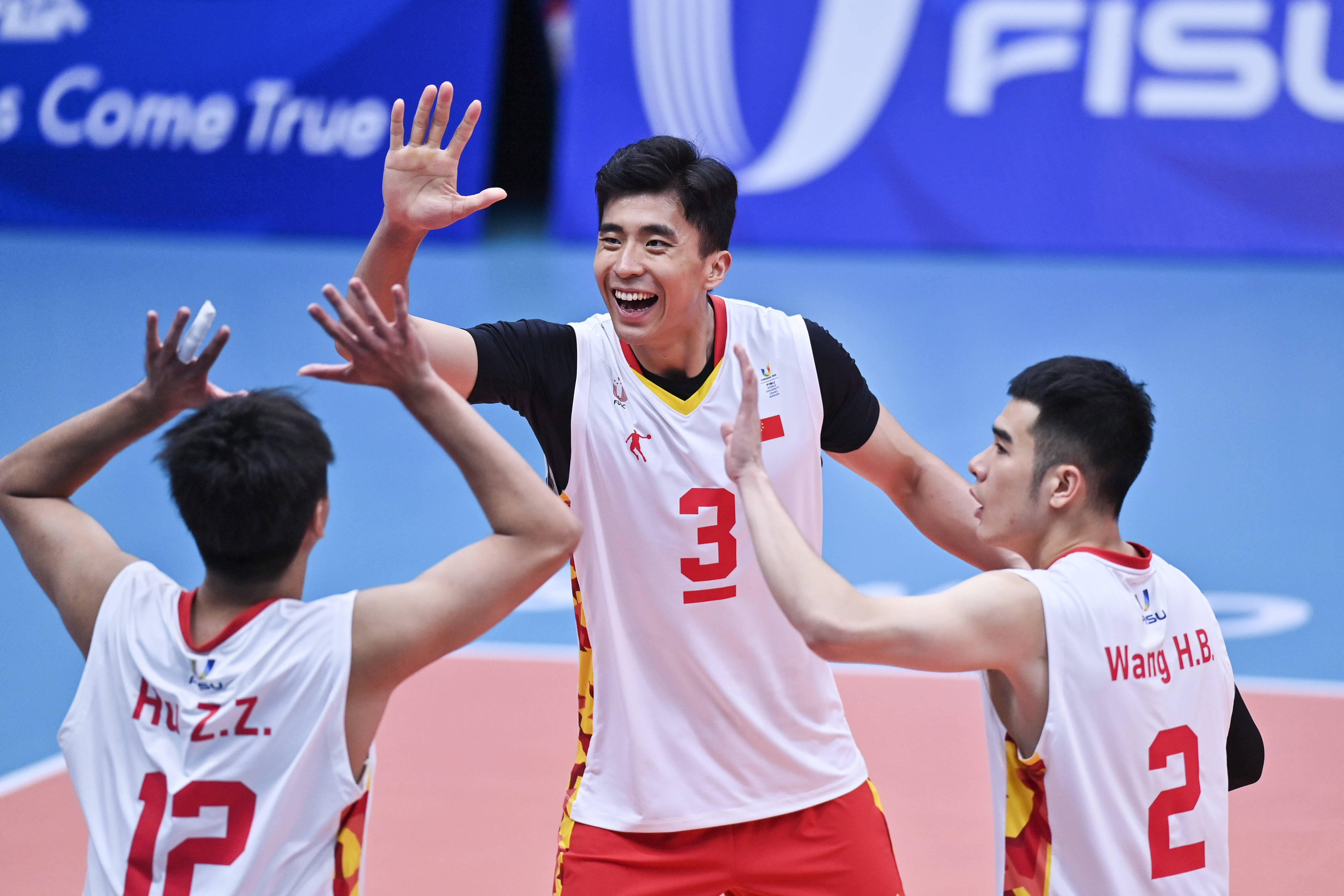 中国队力克印度队，郑思维刷新纪录