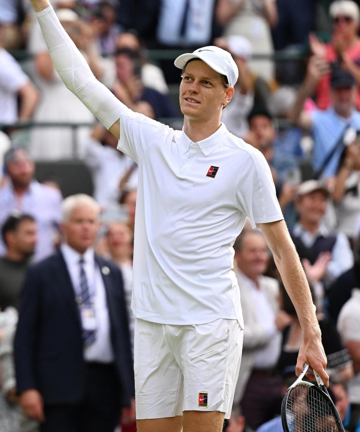 戴维斯杯逆转温网，辛纳惊艳四座