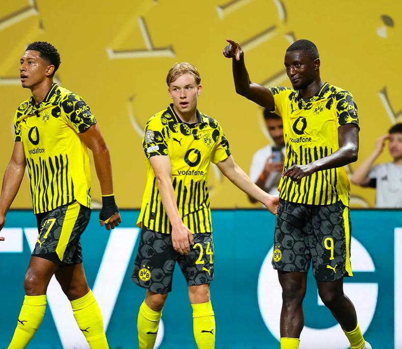 梅赛德斯绝杀红牛二队,诺里斯点燃赛场 梅赛德斯绝杀红牛二队,诺里斯点燃赛场