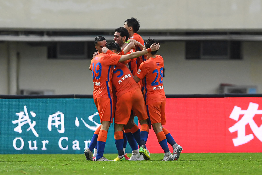 泰国队力克中国队，黄鸭组合刷新纪录