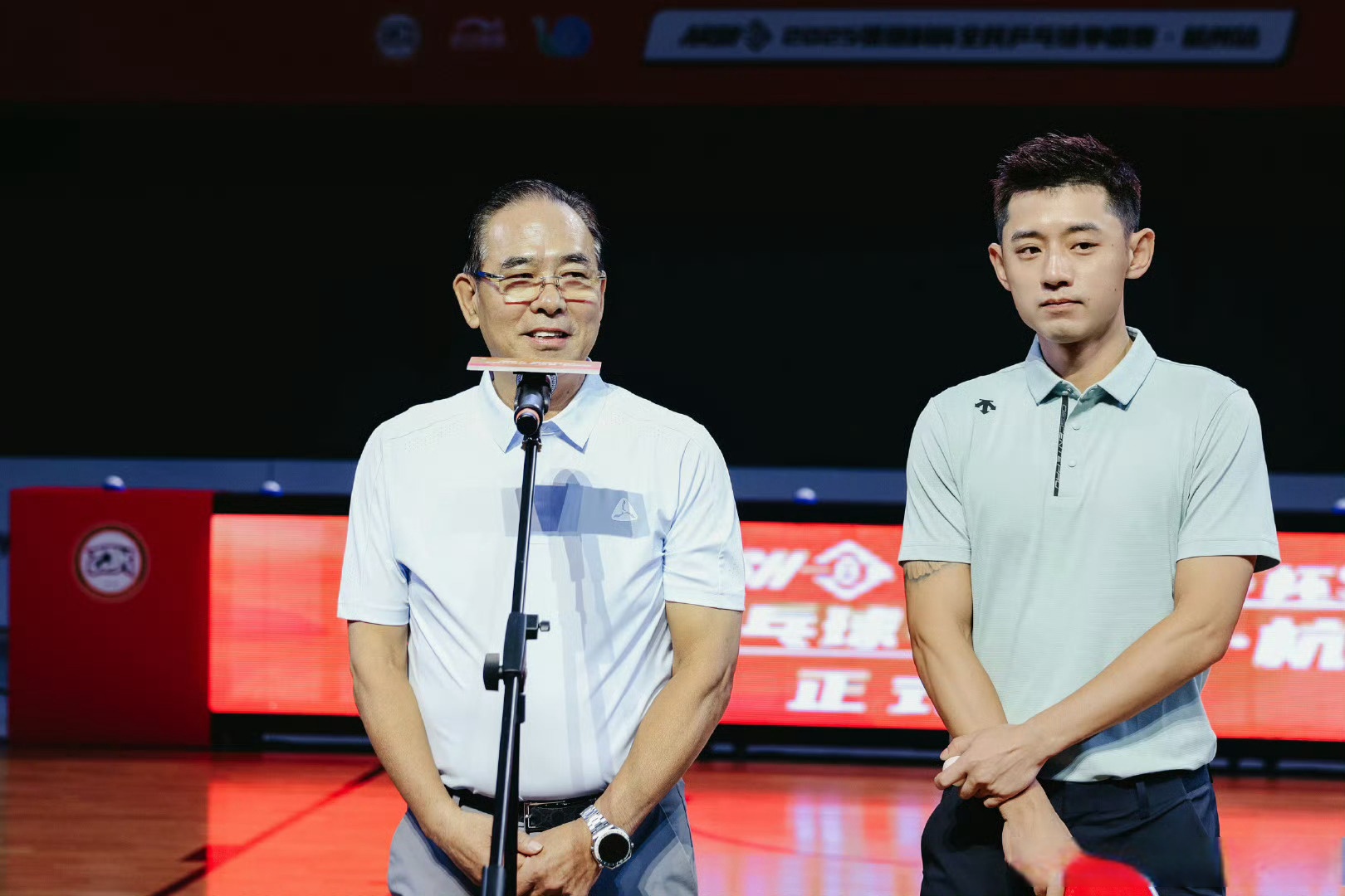 法国乒乓球队翻盘日本乒乓球队，张继科制霸全场