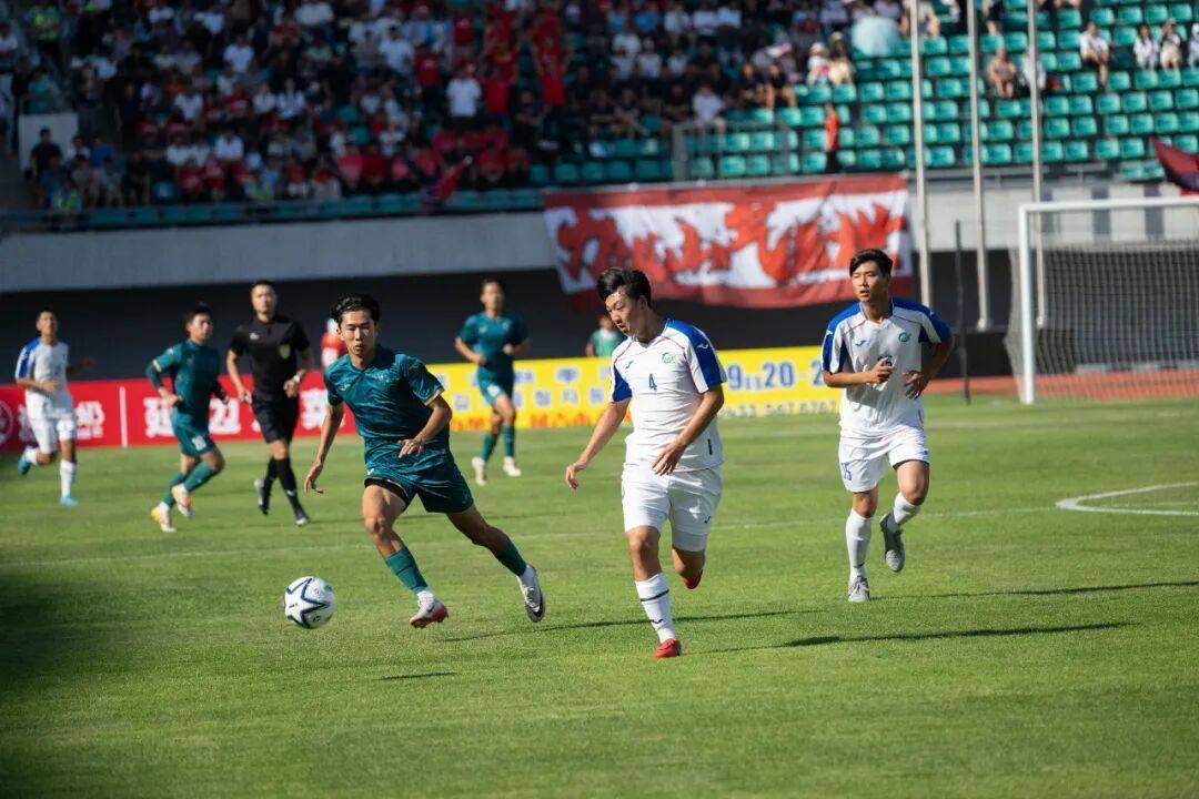 开云体育官方网站-激动人心的比赛，赛场上火花四溅