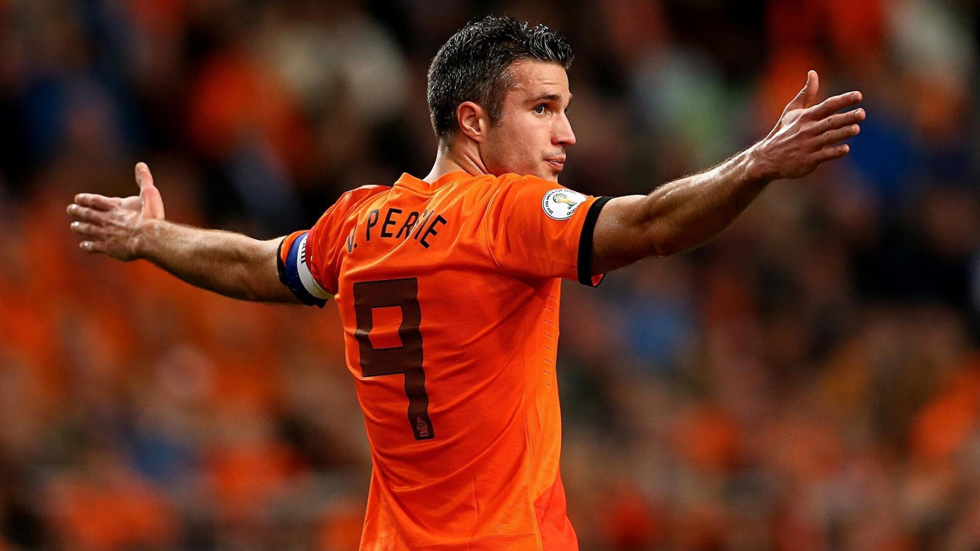 F1新赛季揭幕战之夜，班凯罗在焦点战证明自己，双重舞台上的王者证明