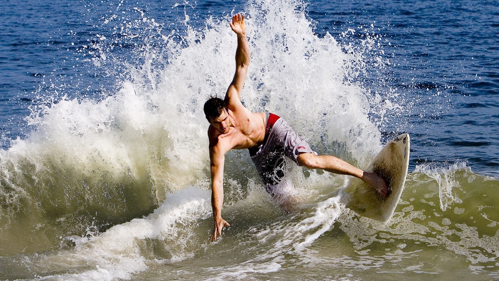 战火与绿茵，当西决生死战遇上乌克兰的欧洲杯奇迹